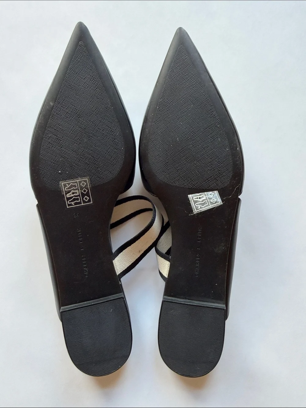 Charles & Keith Black Pointed Mules with Cream Contrast Strap, 39 - Picture 3 of 5